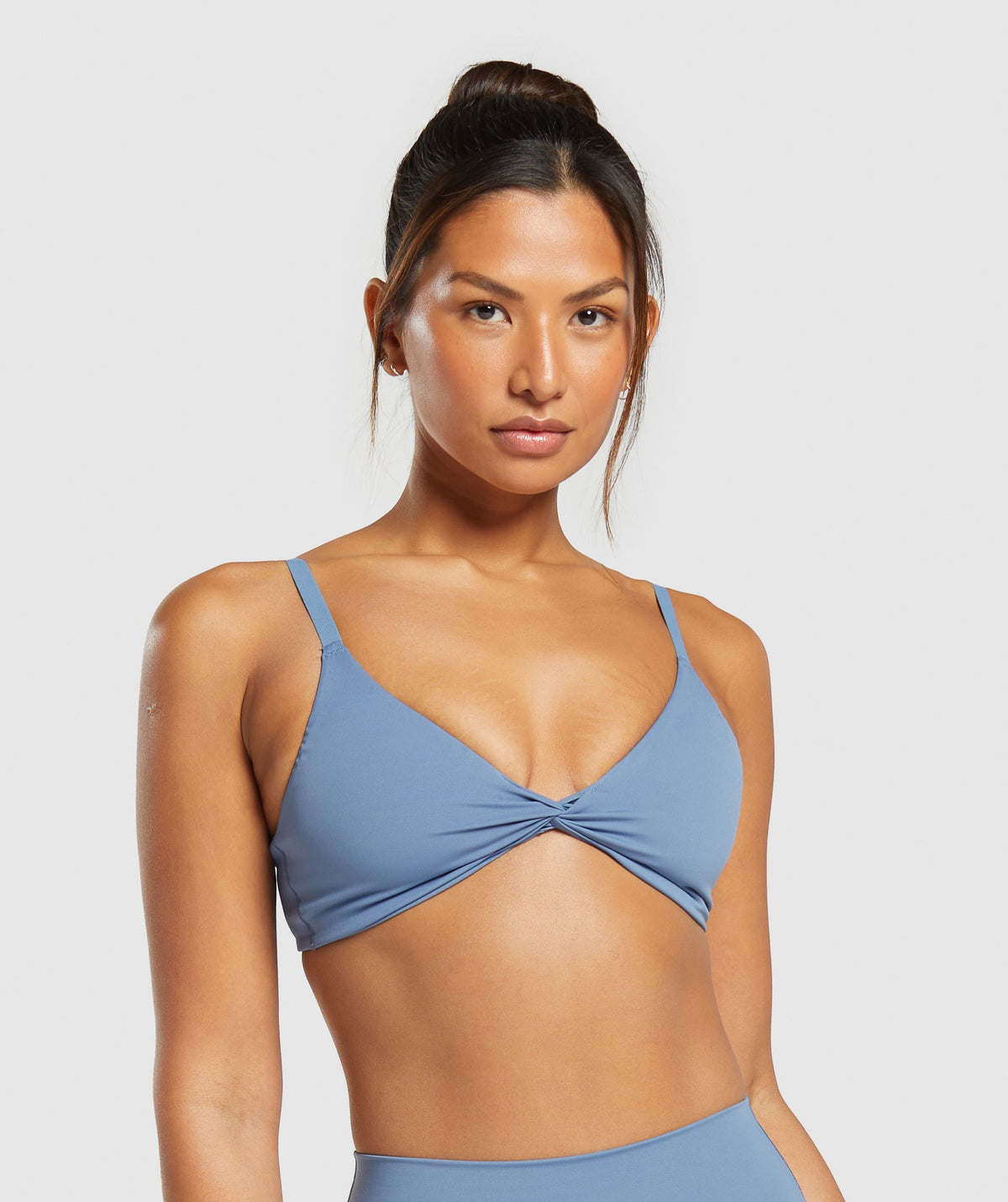 Elevate Twist Sports Bra