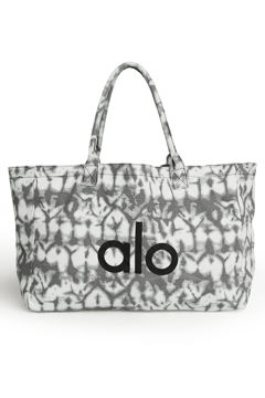 ICONIC SHOPPER TOTE