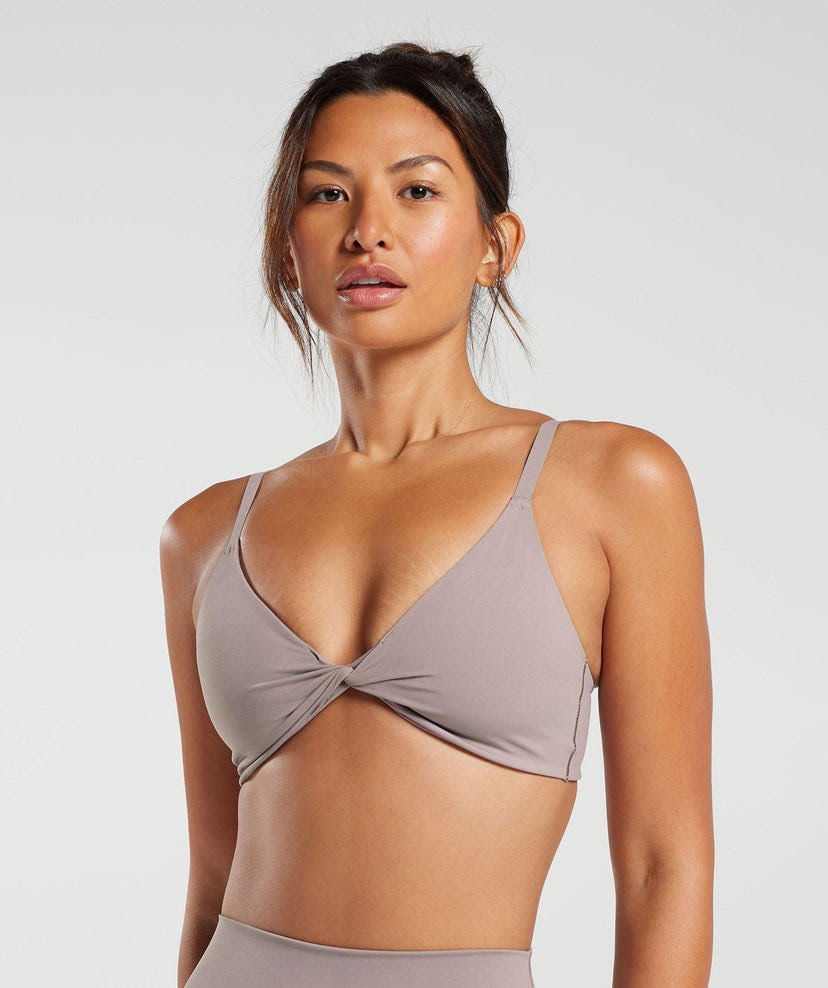 Elevate Twist Sports Bra