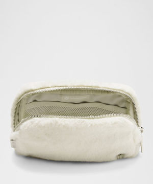 Everywhere Belt Bag Plush Fleece