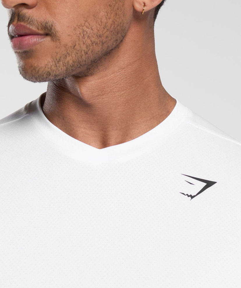 Arrival V-neck T -shirt