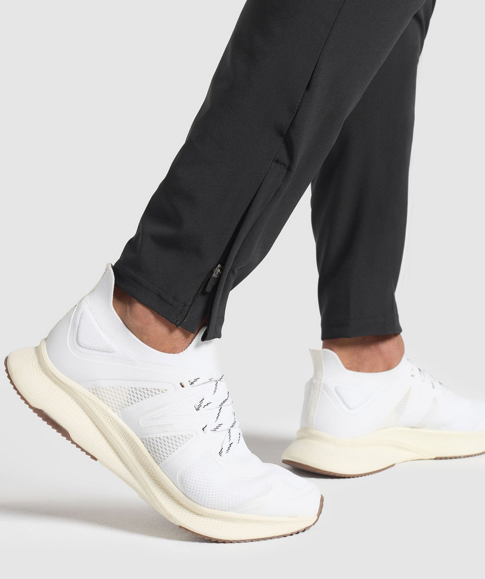 FITNESS APPAREL WOVEN JOGGERS