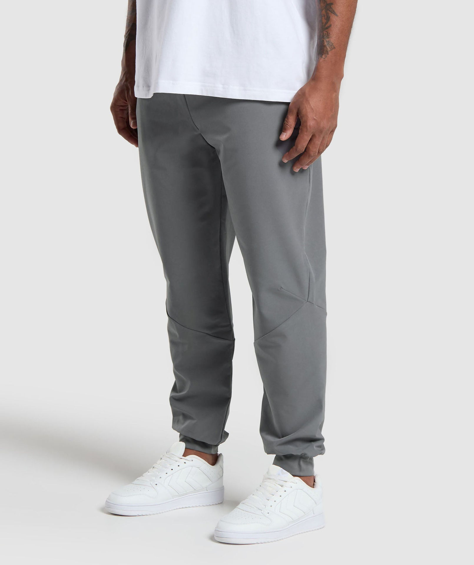 EASE WOVEN JOGGERS