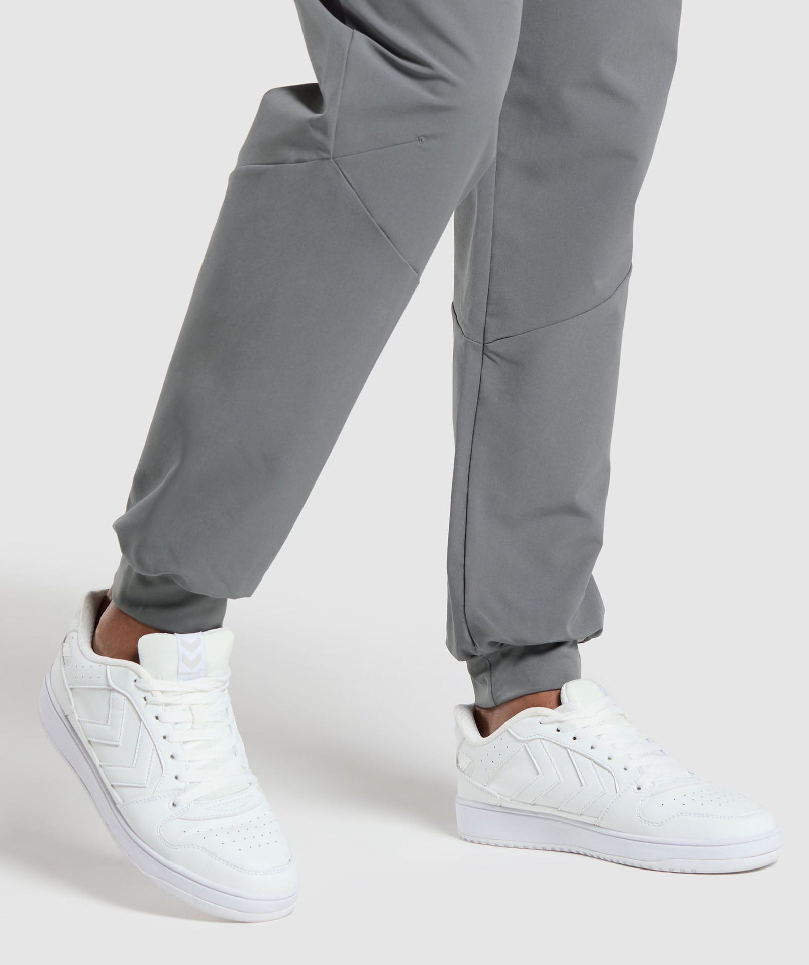 EASE WOVEN JOGGERS