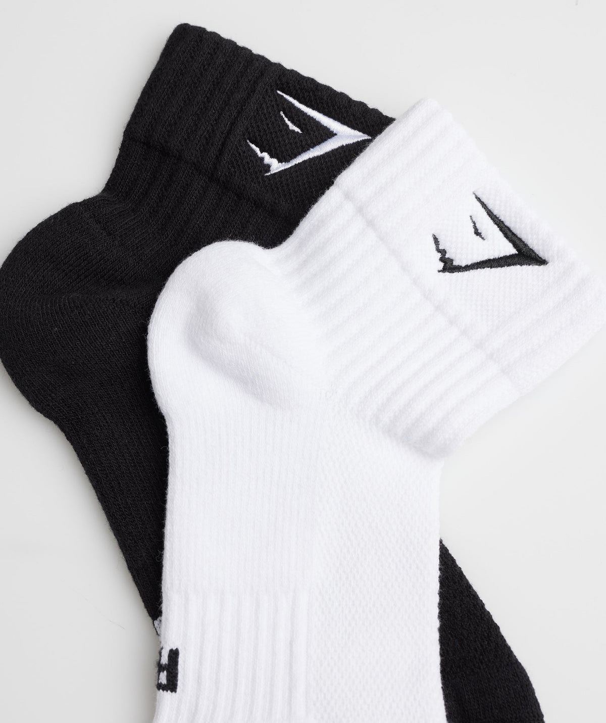 SHARKHEAD EMBROIDERED QUARTER SOCKS 2PK