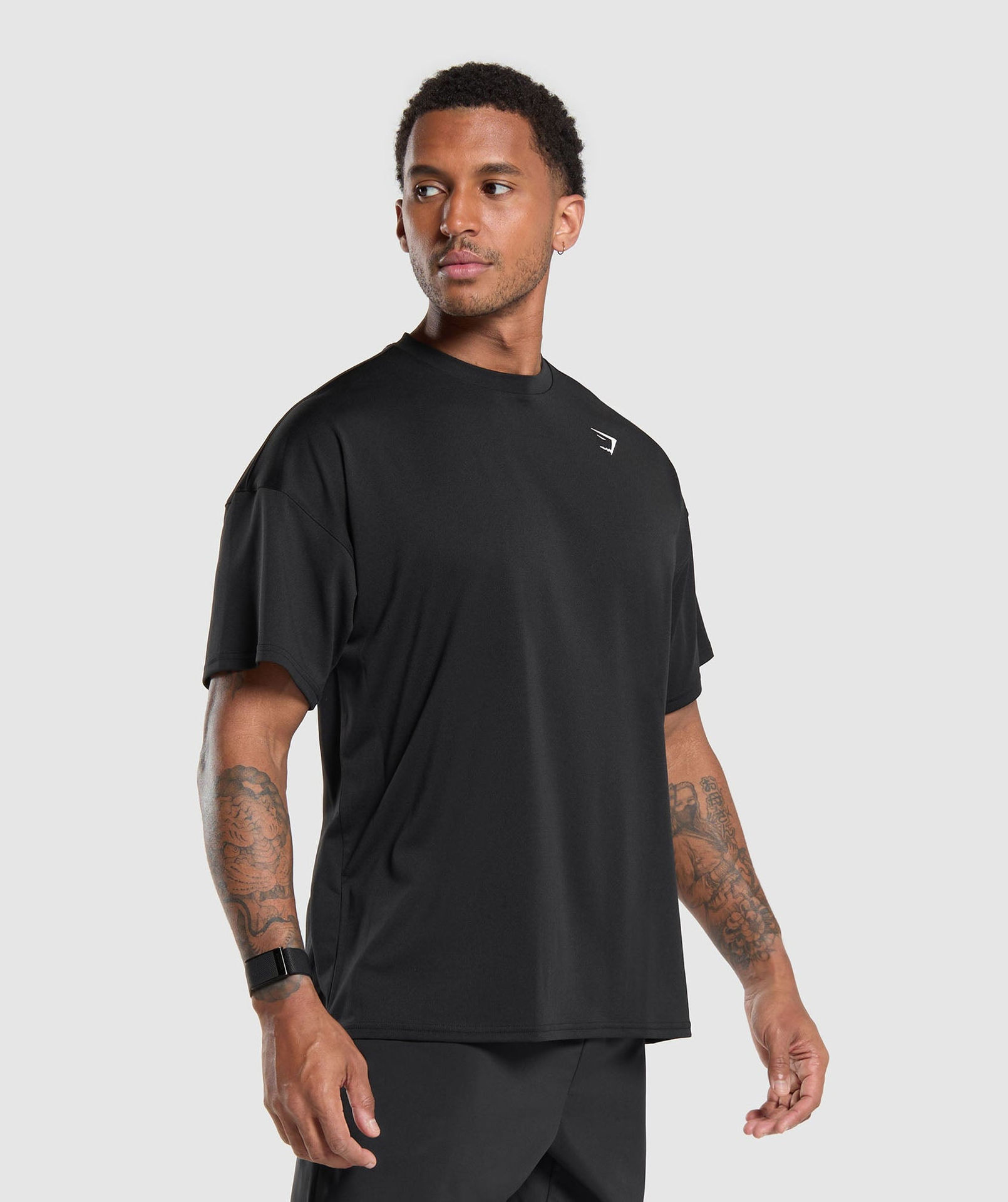 OVERSIZED PERFORMANCE T-SHIRT