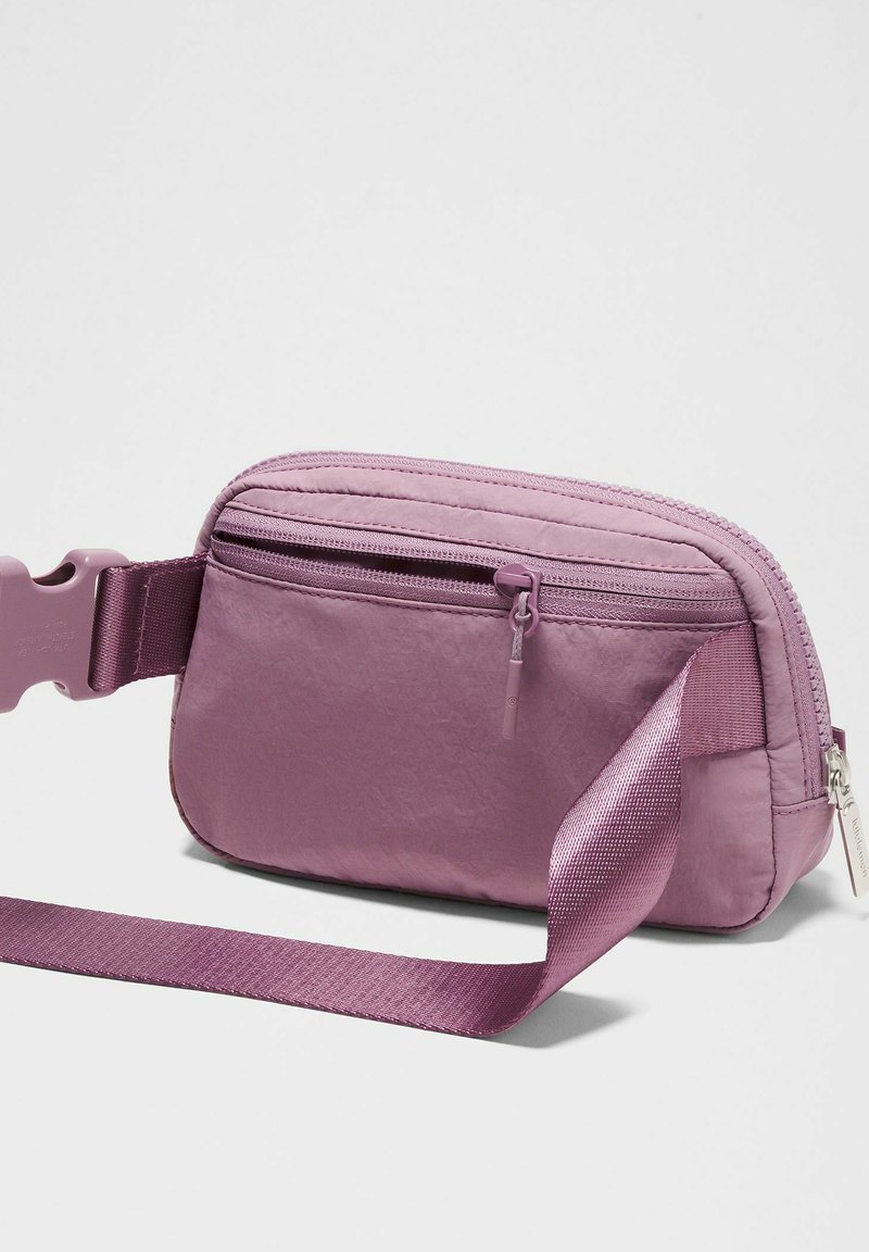 Lululemon Everywhere Belt Bag 1L