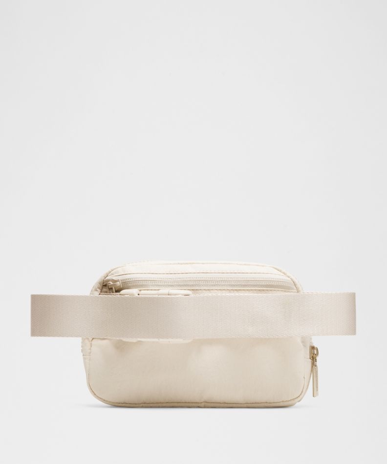 Lululemon Everywhere Belt Bag 1L
