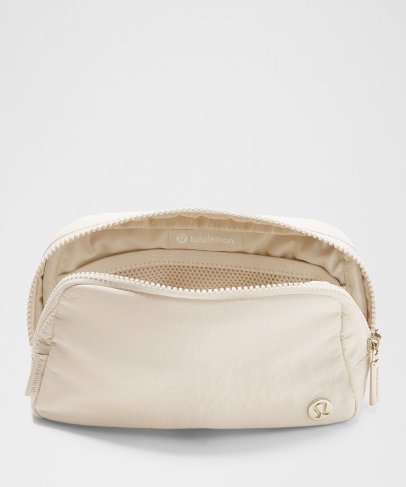 Lululemon Everywhere Belt Bag 1L