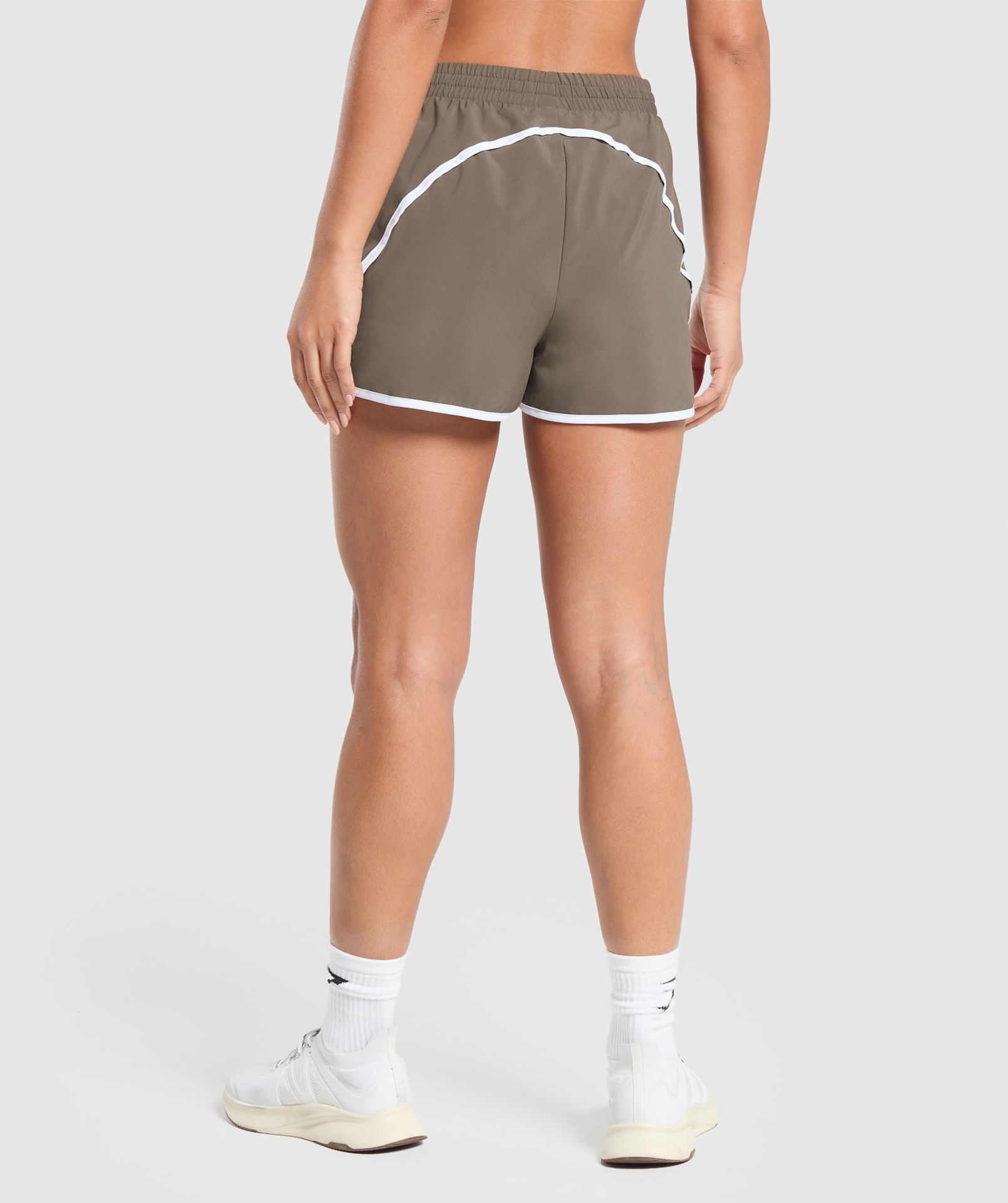 TRAINING CONTRAST LOOSE 2.5" SHORTS
