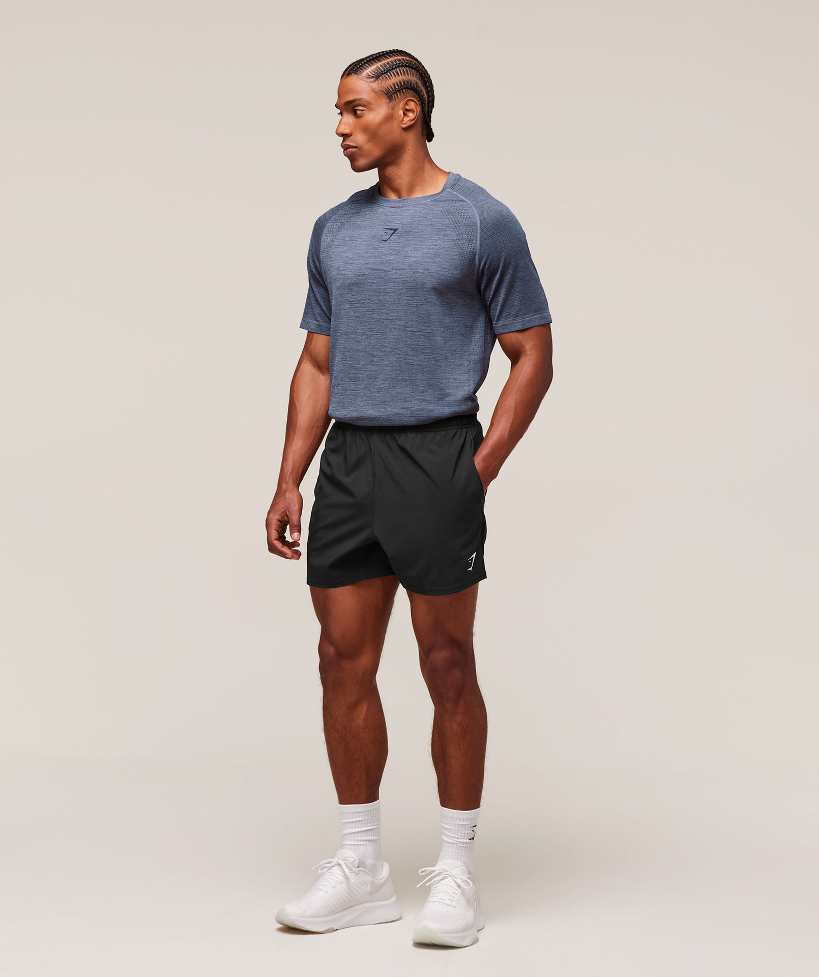 VERSATILE SEAMLESS T-SHIRT