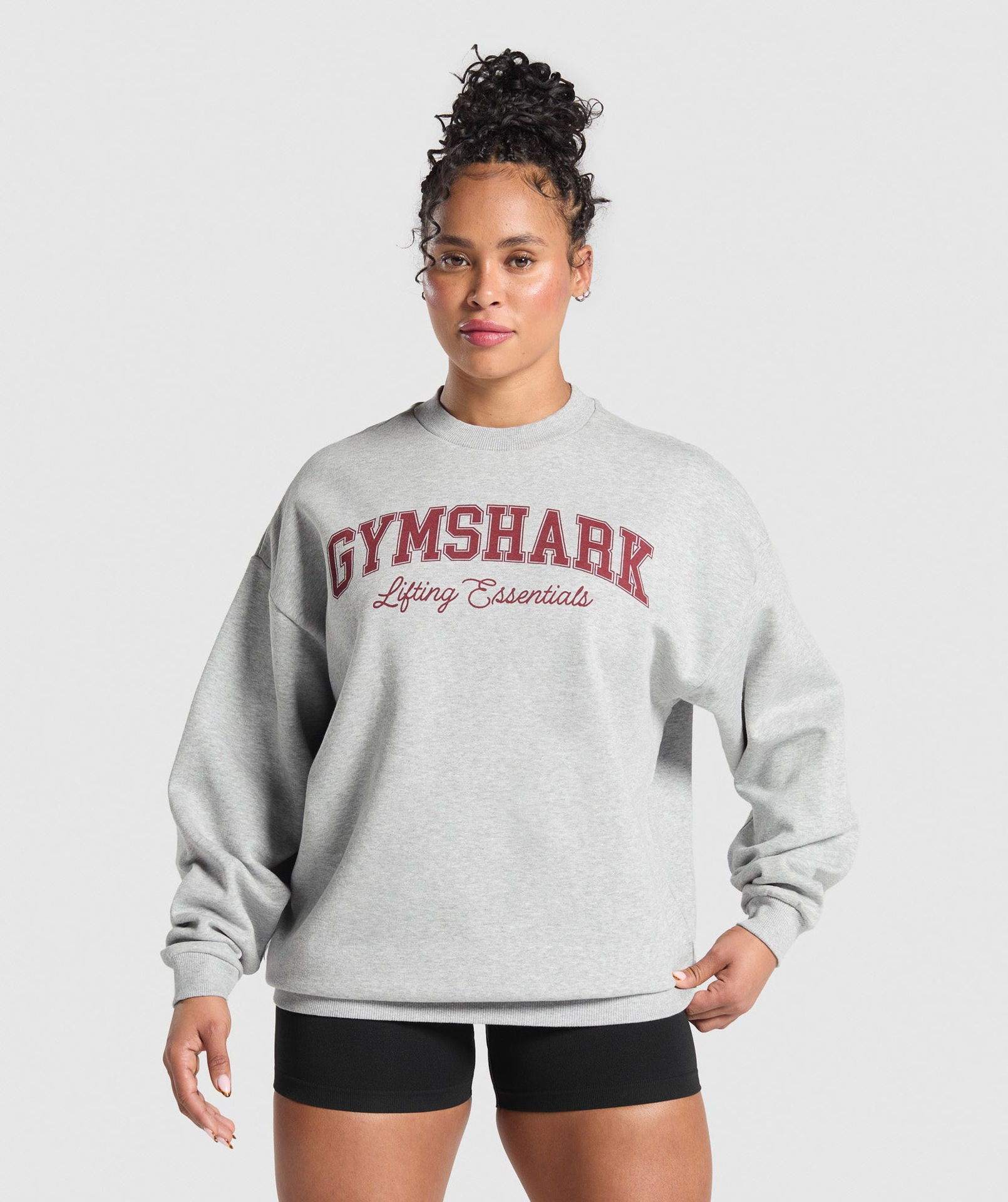 LIFTING ESSENTIALS GRAPHIC BRUSHED OVERSIZED SWEATSHIRT