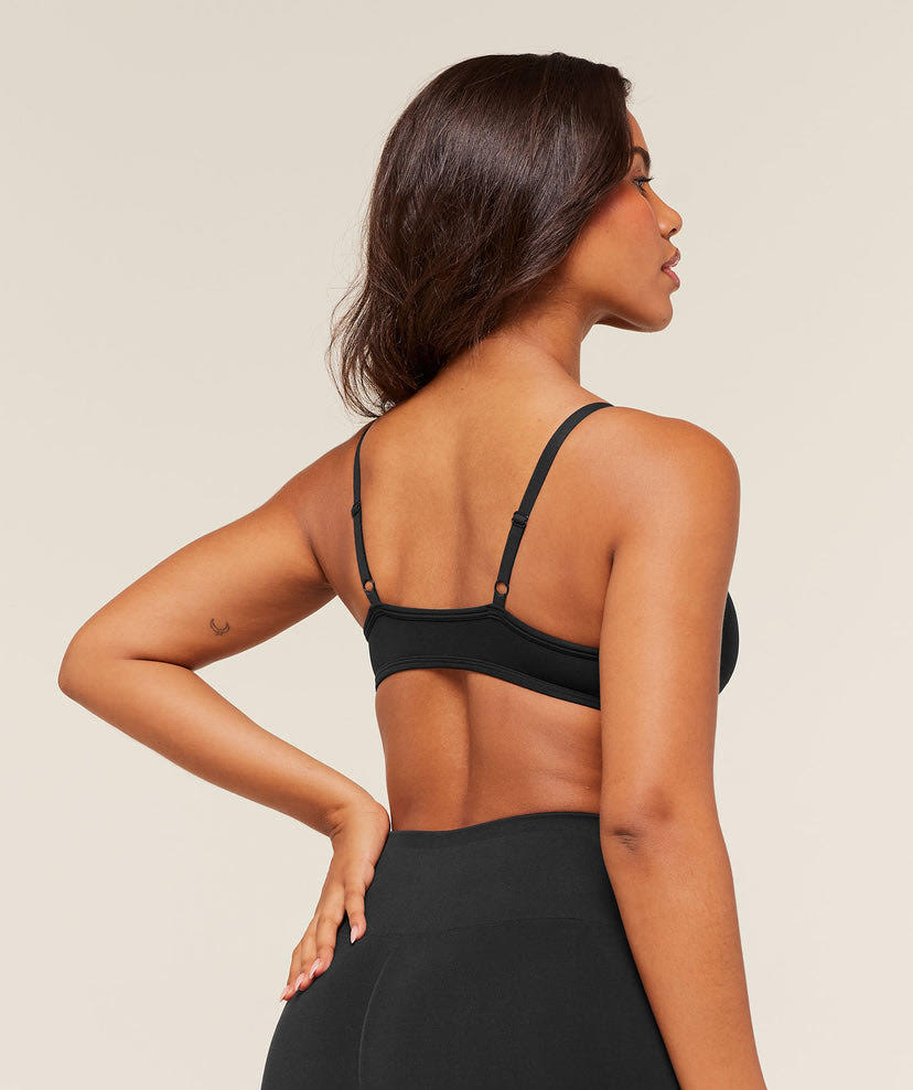 Soft Sculp V-neck sports bra