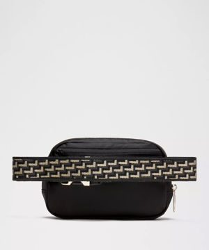Everywhere Belt Bag 1L L Monogram Metallic
