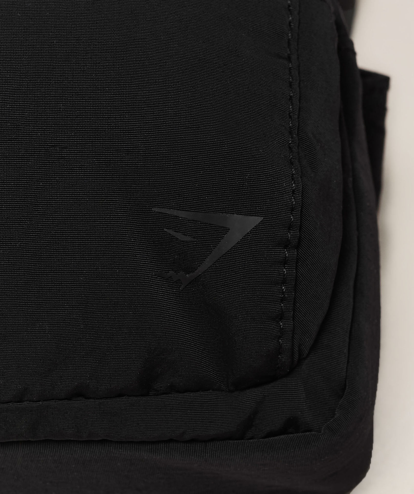 PLEAT SLING BAG