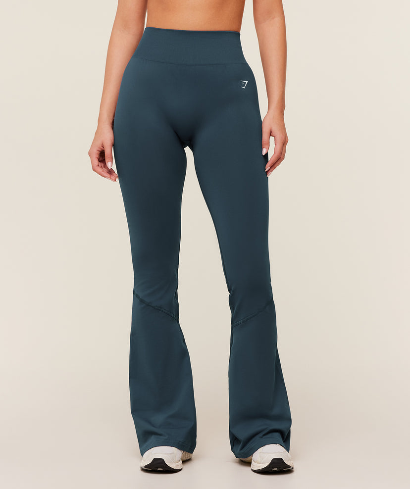 EVERYDAY SEAMLESS FLARED LEGGINGS