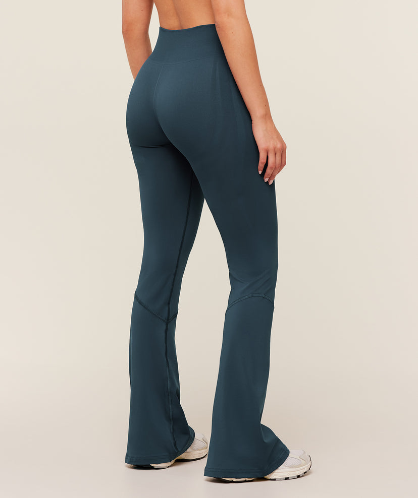 EVERYDAY SEAMLESS FLARED LEGGINGS