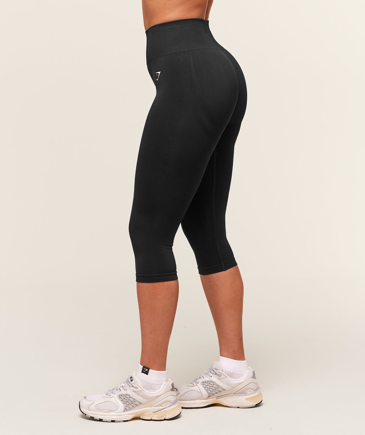 EVERYDAY SEAMLESS CAPRI LEGGINGS