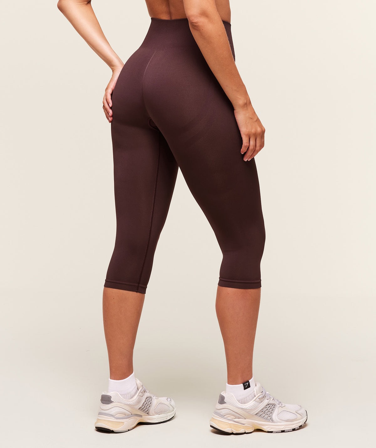 EVERYDAY SEAMLESS CAPRI LEGGINGS
